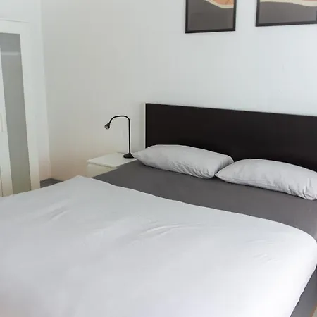 - Good & Calm Location - Contactless Check-in Apartment Hannover